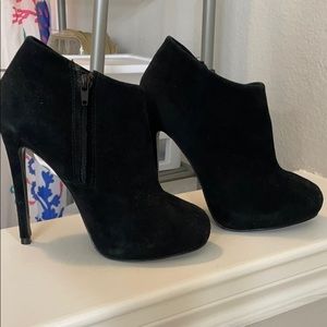 Steve Madden suade heels